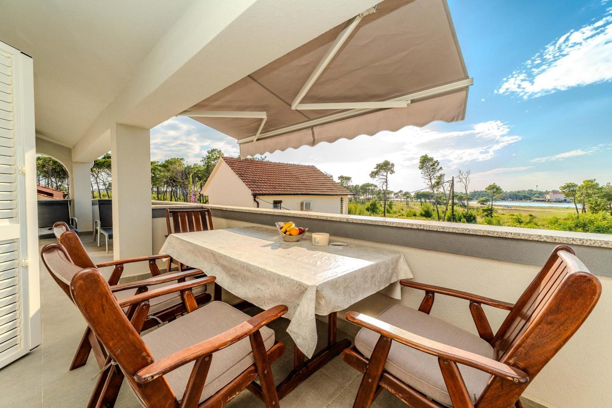 Apartments Dalmatia (Adults Only) Privlaka  Dış mekan fotoğraf