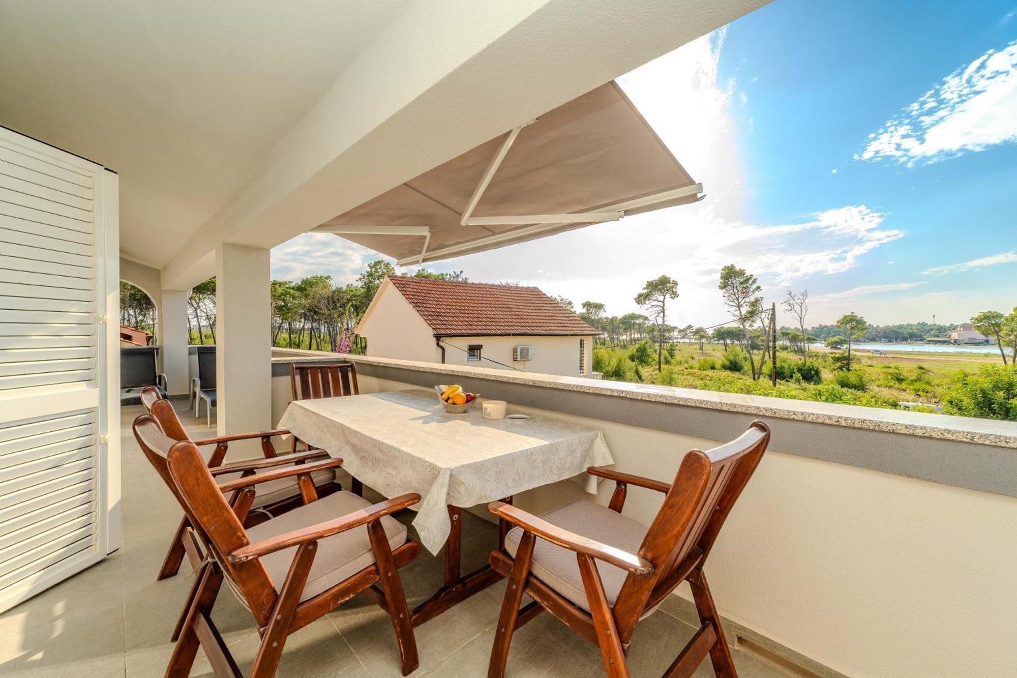 Apartments Dalmatia (Adults Only) Privlaka  Dış mekan fotoğraf